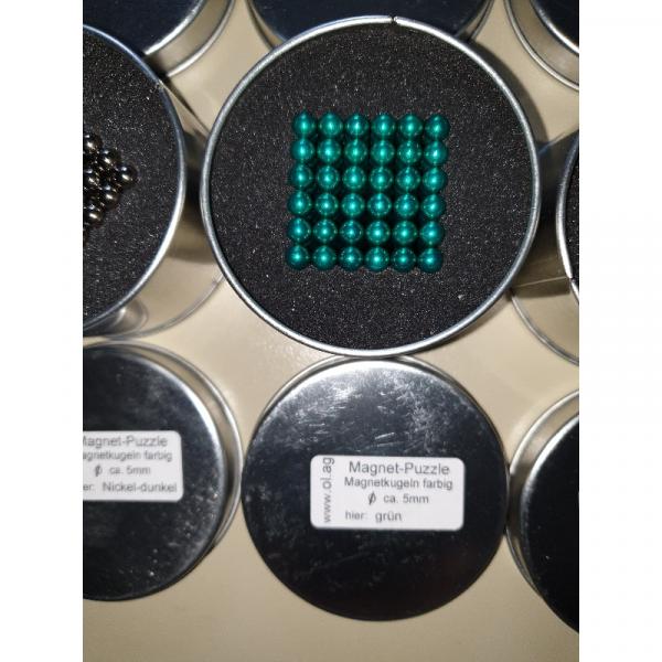 Magnetpuzzle aus Neodymkugeln vernickelt in verschiedenen Farben